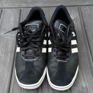 Spikeless golf shoes